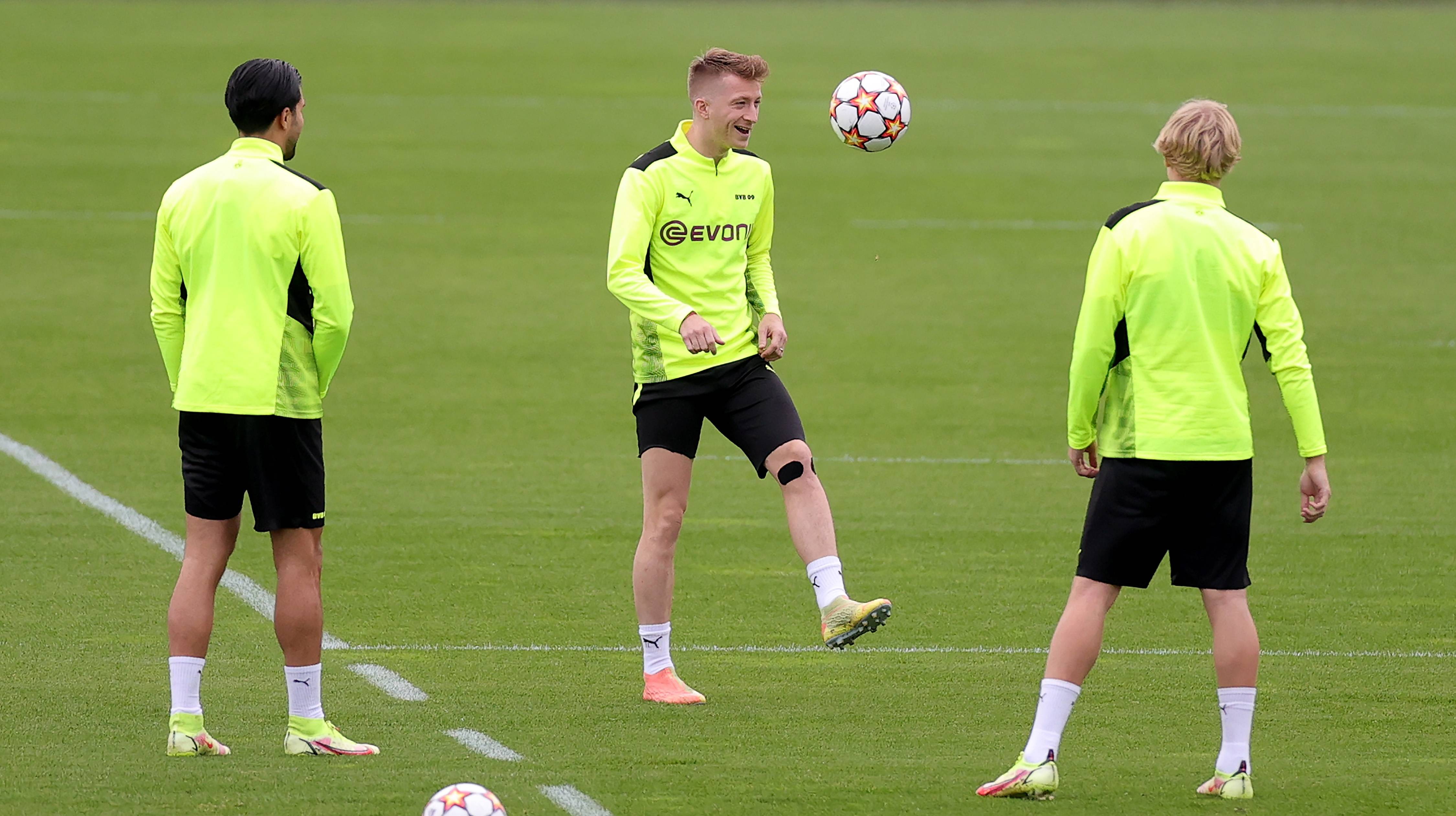 欧预赛在即,球员备战气氛浓 欧预赛在即,球员备战气氛浓