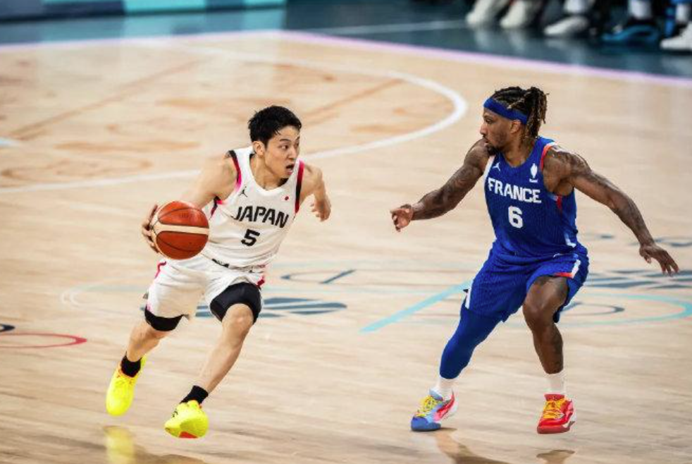 儿童篮球选拔赛事中才华横溢的年轻球员 儿童篮球选拔赛事中才华横溢的年轻球员