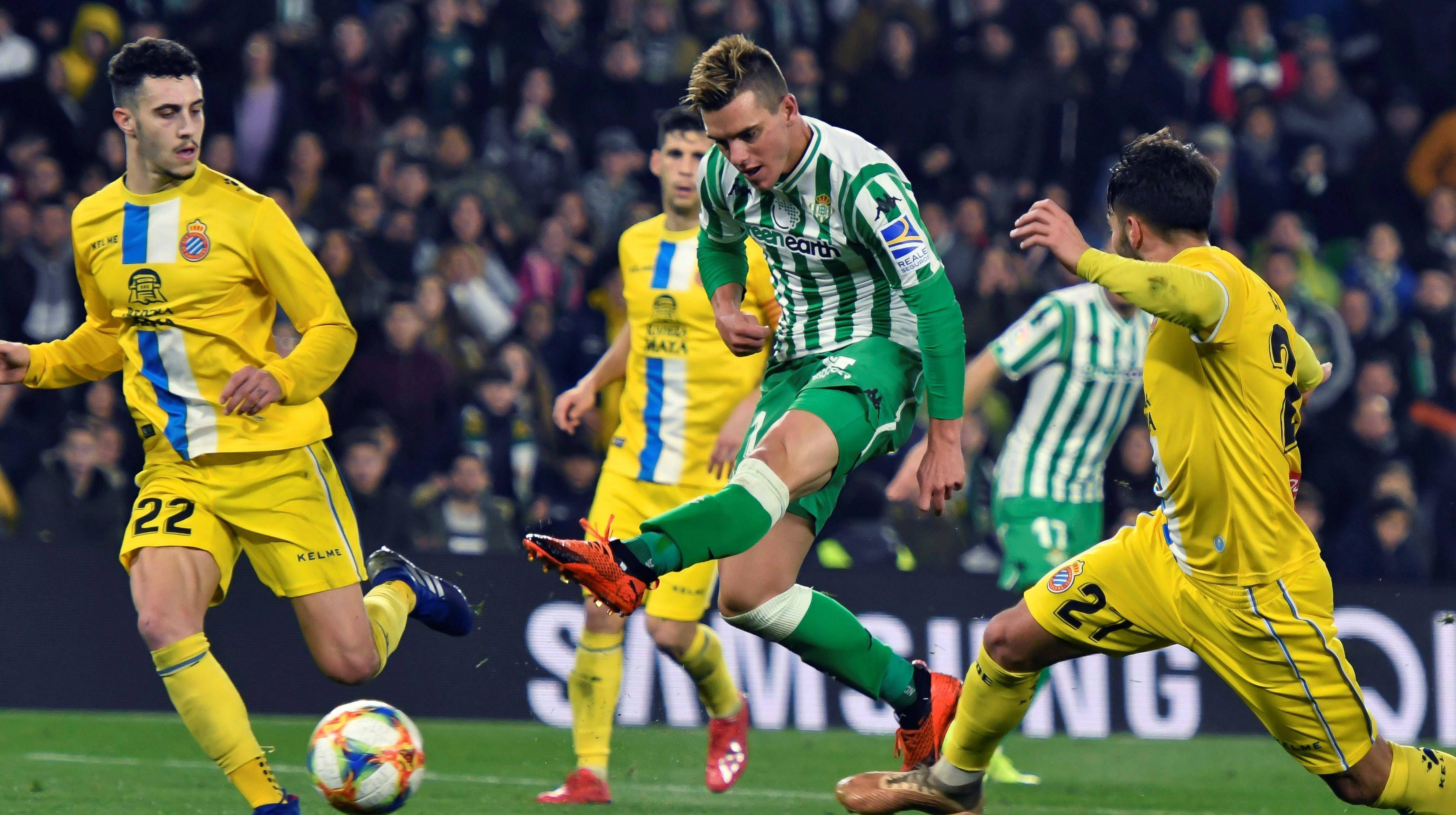 西甲联赛排名大幅上升,球队成绩稳步提升 西甲联赛排名大幅上升,球队成绩稳步提升