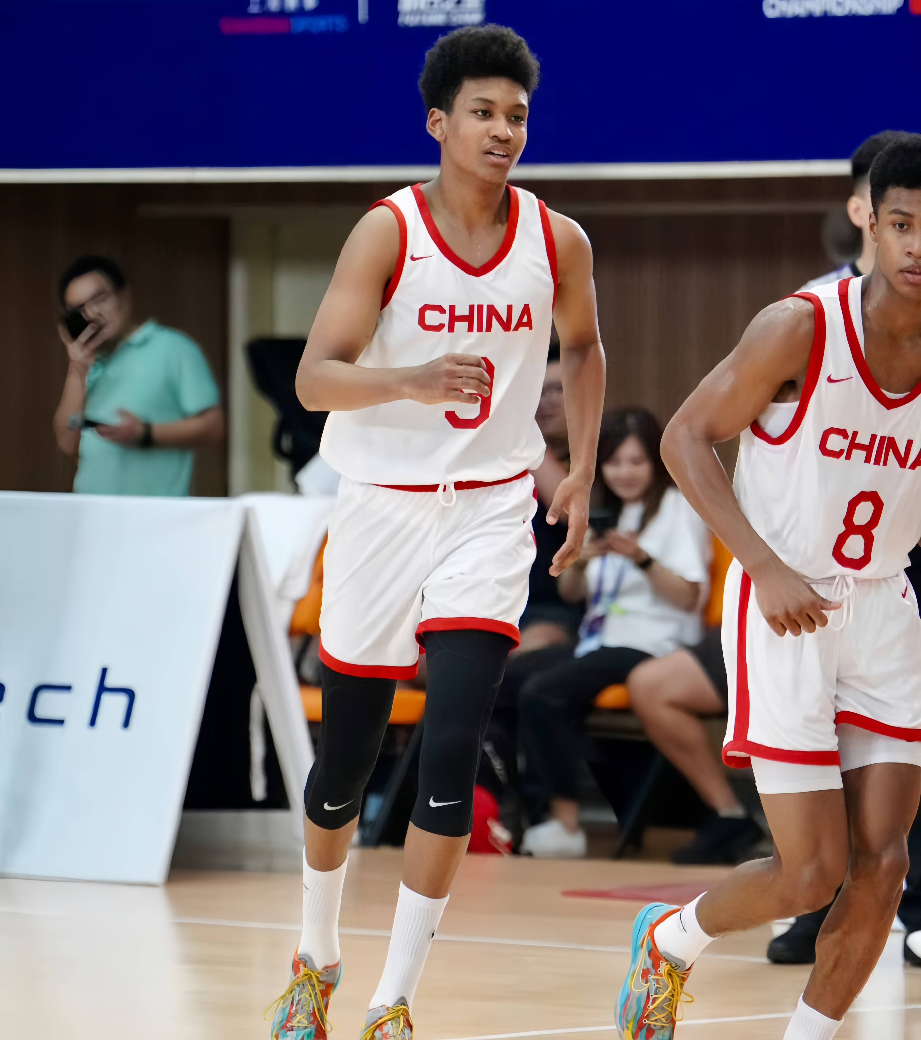 太阳新星崛起,带队连胜提升战绩 太阳新星崛起,带队连胜提升战绩