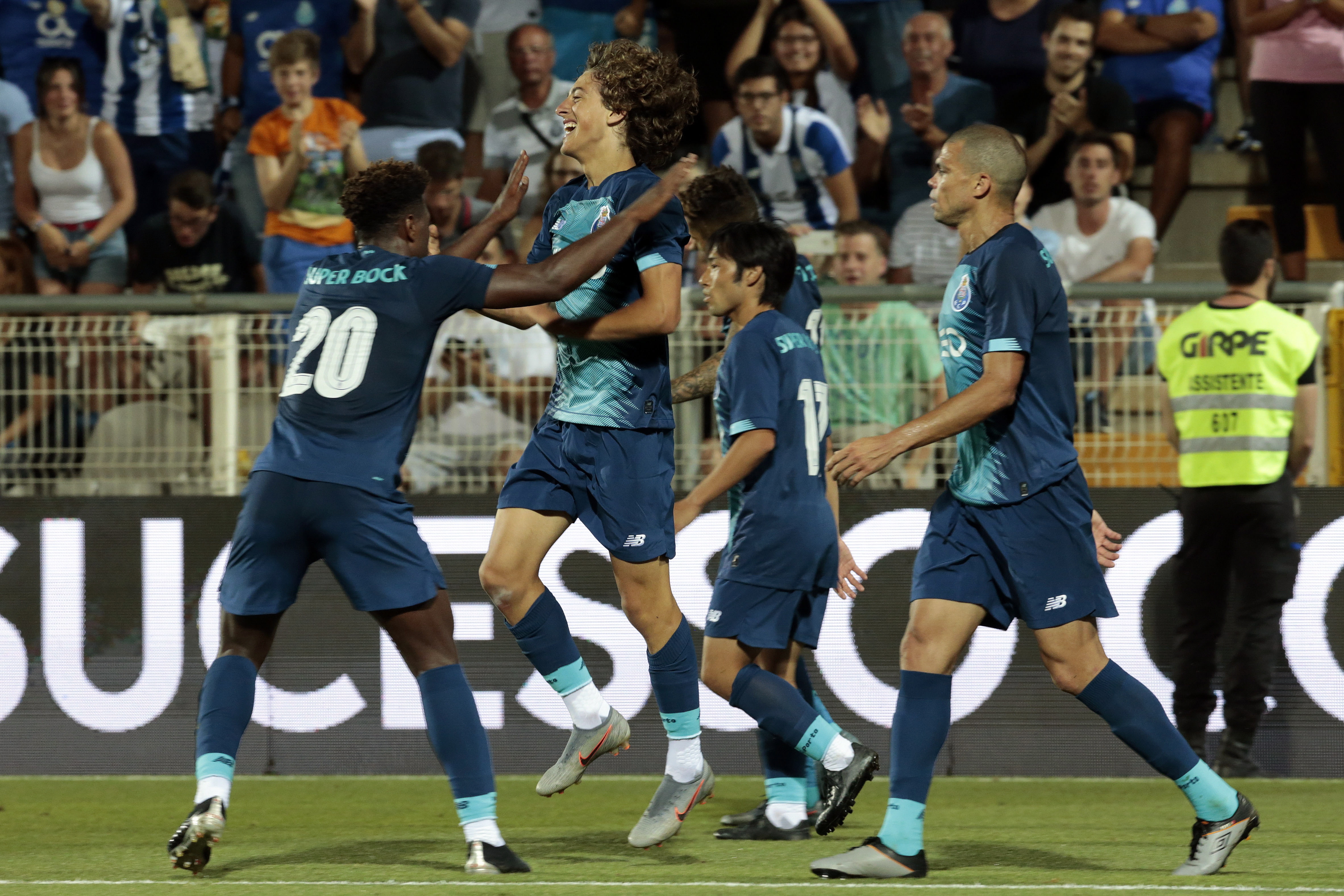 捷克惨败!索尔斯克亚入球,葡萄牙-大胜 捷克惨败!索尔斯克亚入球,葡萄牙-大胜