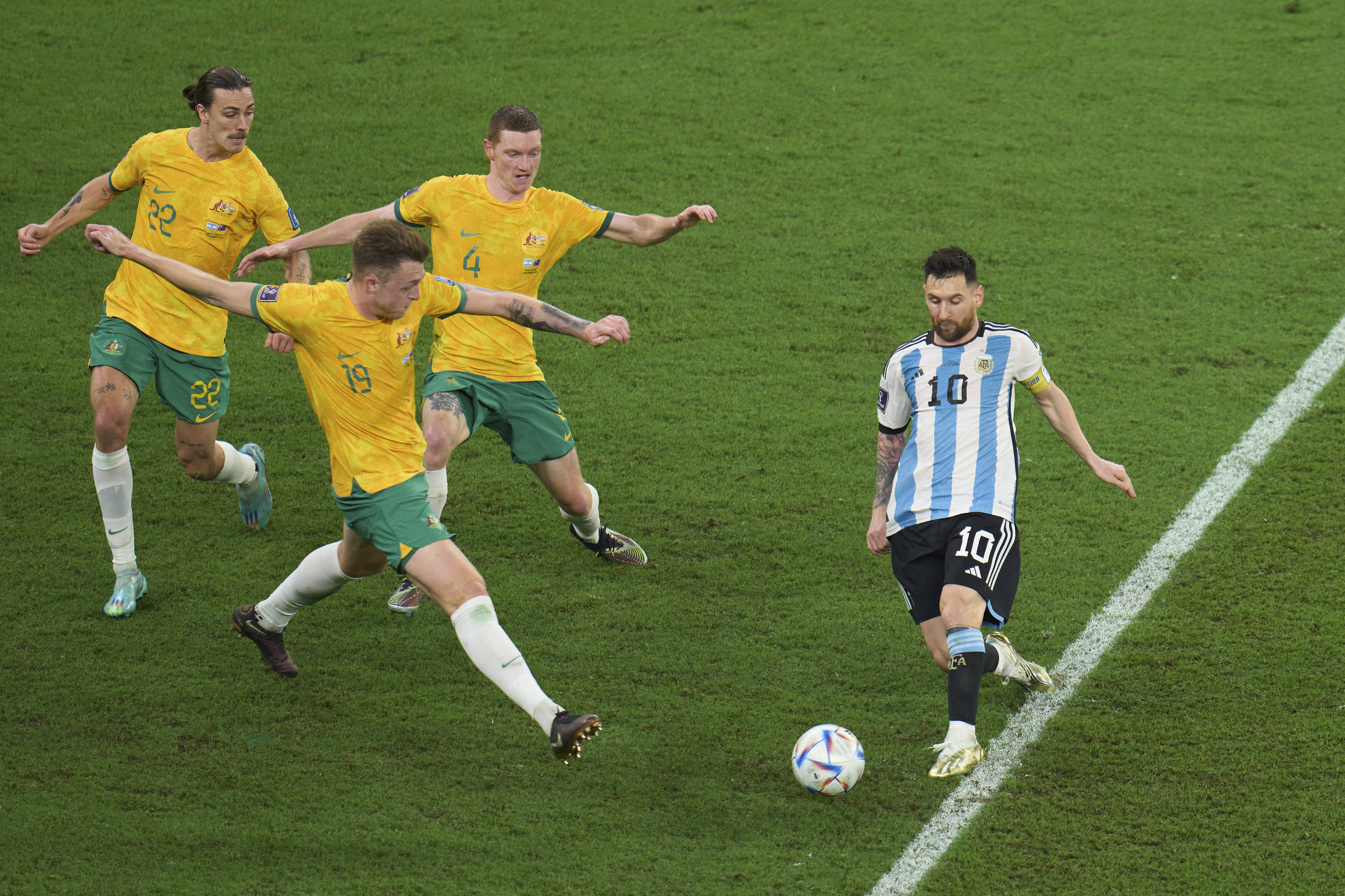 阿尔维斯在周日比赛中打入关键球 阿尔维斯在周日比赛中打入关键球