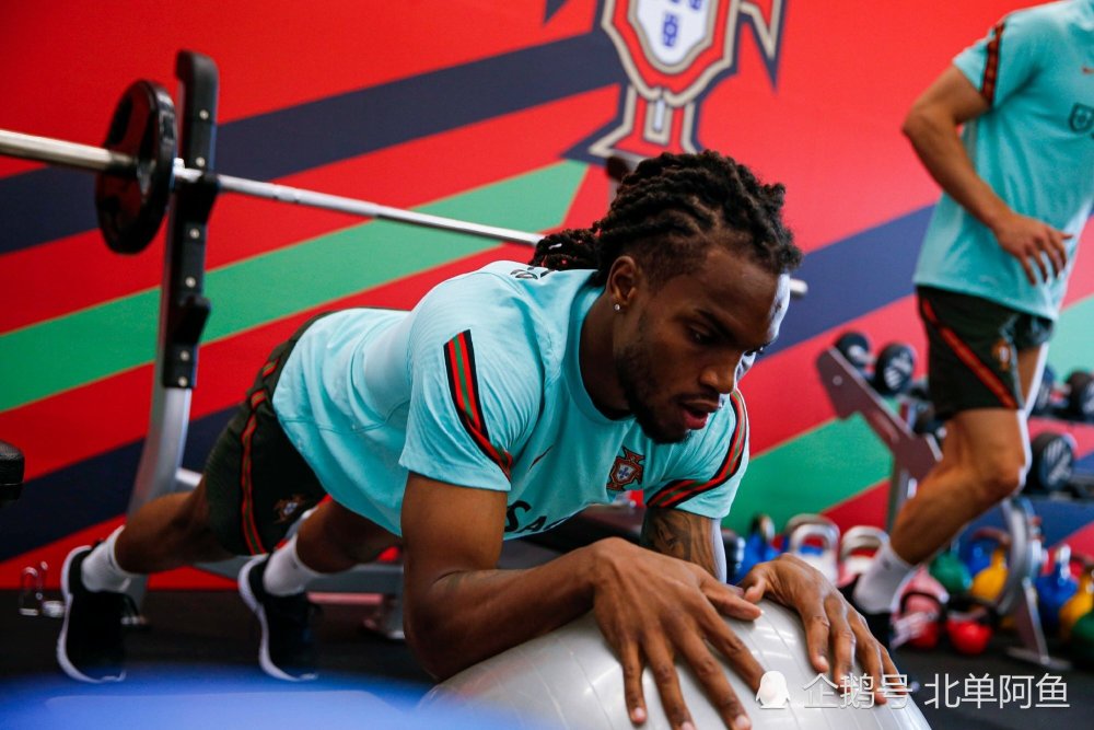 拉萨球队备战欧国联,士气高昂面对强敌 拉萨球队备战欧国联,士气高昂面对强敌