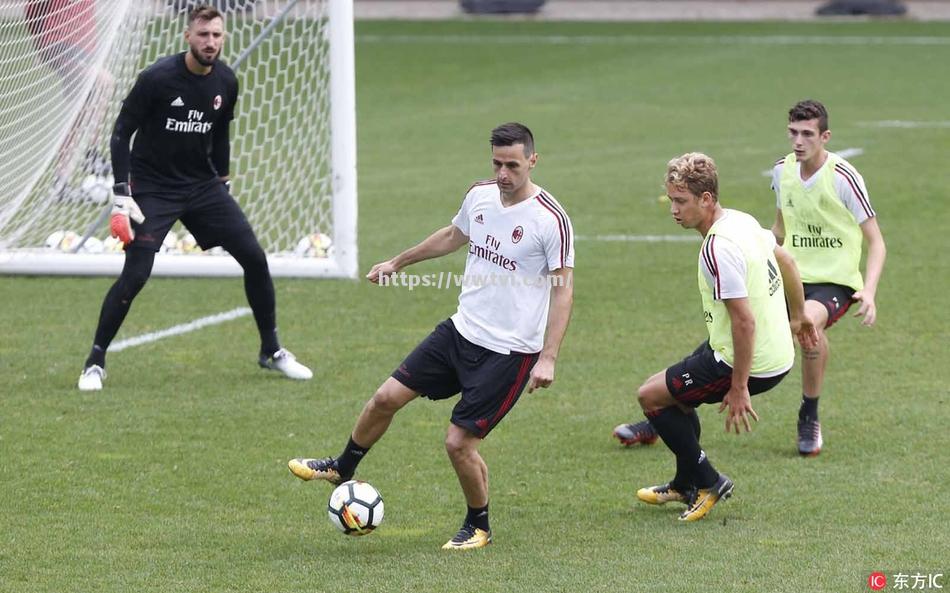 AC米兰备战新赛季:引援工作全面展开,欲加强后防线和中场实力 AC米兰备战新赛季:引援工作全面展开,欲加强后防线和中场实力