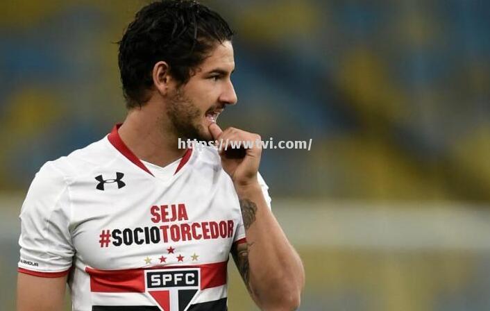 伊瓜因加盟西甲劲旅,或将成为球队锋线核心 伊瓜因加盟西甲劲旅,或将成为球队锋线核心