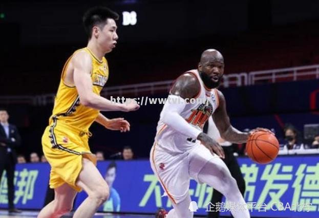 星空体育-CBA联赛首次实行升降级，球队实力参差不齐引发争议