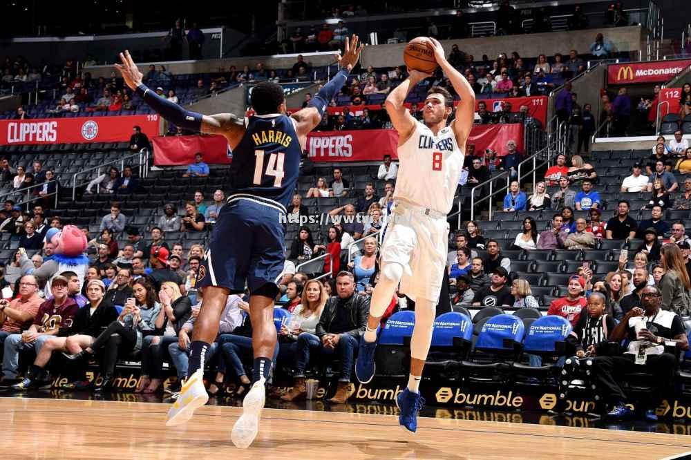 快船击败雷霆,保持连胜 快船击败雷霆,保持连胜