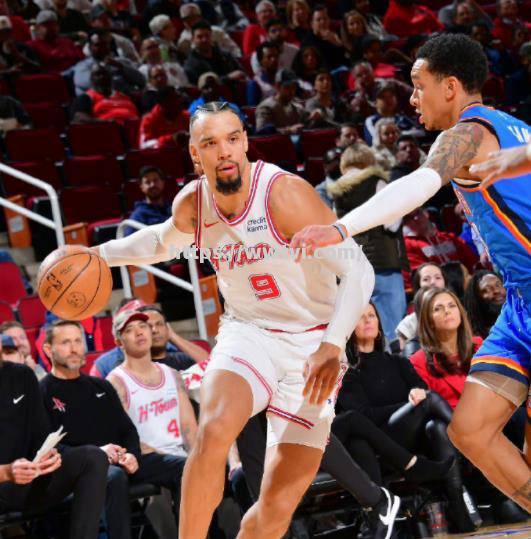 国王队客场大胜爵士,年轻球员崭露头角 国王队客场大胜爵士,年轻球员崭露头角