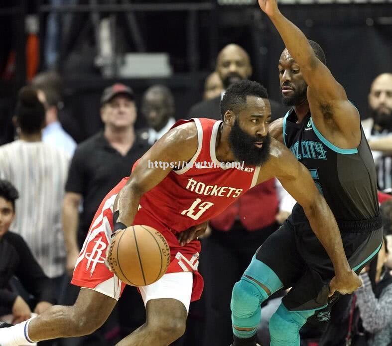 火箭疯狂三分轰炸,击败黄蜂取得四连胜 火箭疯狂三分轰炸,击败黄蜂取得四连胜