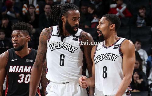 篮网队队员受伤缺席,季后赛表现受影响 篮网队队员受伤缺席,季后赛表现受影响