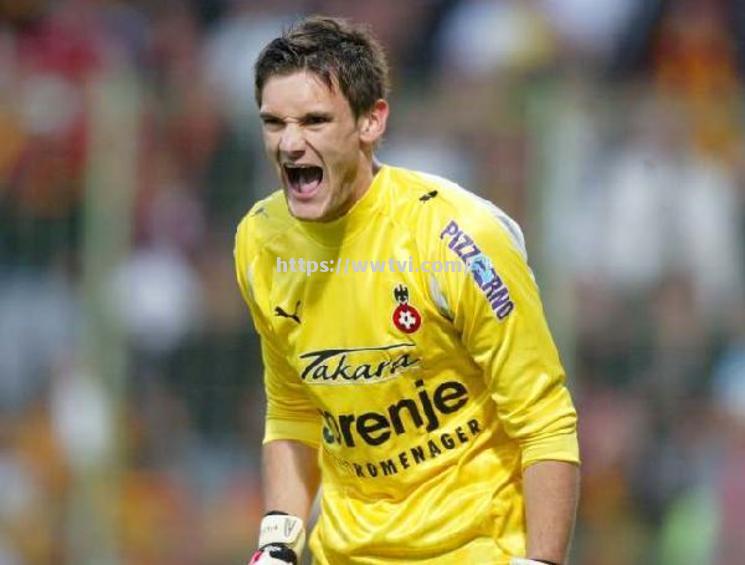 年轻球员打出神勇表现,成为关注焦点 年轻球员打出神勇表现,成为关注焦点