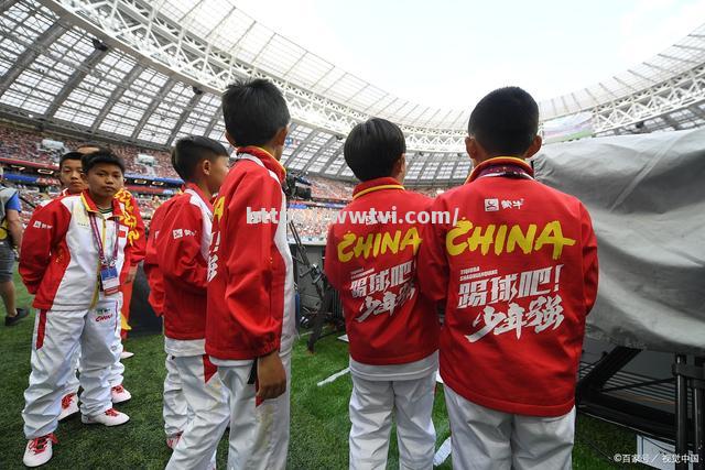 球迷热议最新赛事结果,球员表现备受瞩目 球迷热议最新赛事结果,球员表现备受瞩目