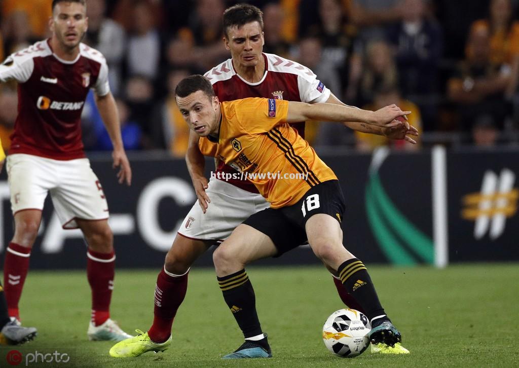 贝西克塔斯与希洛斯夫新星角逐精彩不断 贝西克塔斯与希洛斯夫新星角逐精彩不断