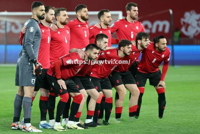 星空体育-最新：国际足球舞台上，豪强争霸竞技火爆