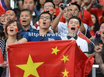 精彩的体育比赛引发观众热情 精彩的体育比赛引发观众热情