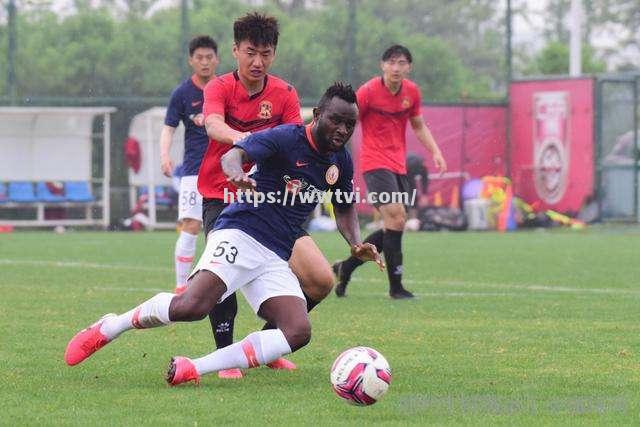 大连人和遭遇遇逆转失利,难掩失望 大连人和遭遇遇逆转失利,难掩失望