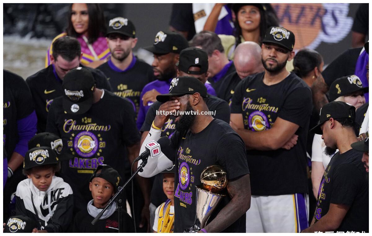 湖人队新星崭露头角,跻身季后赛MVP候选 湖人队新星崭露头角,跻身季后赛MVP候选