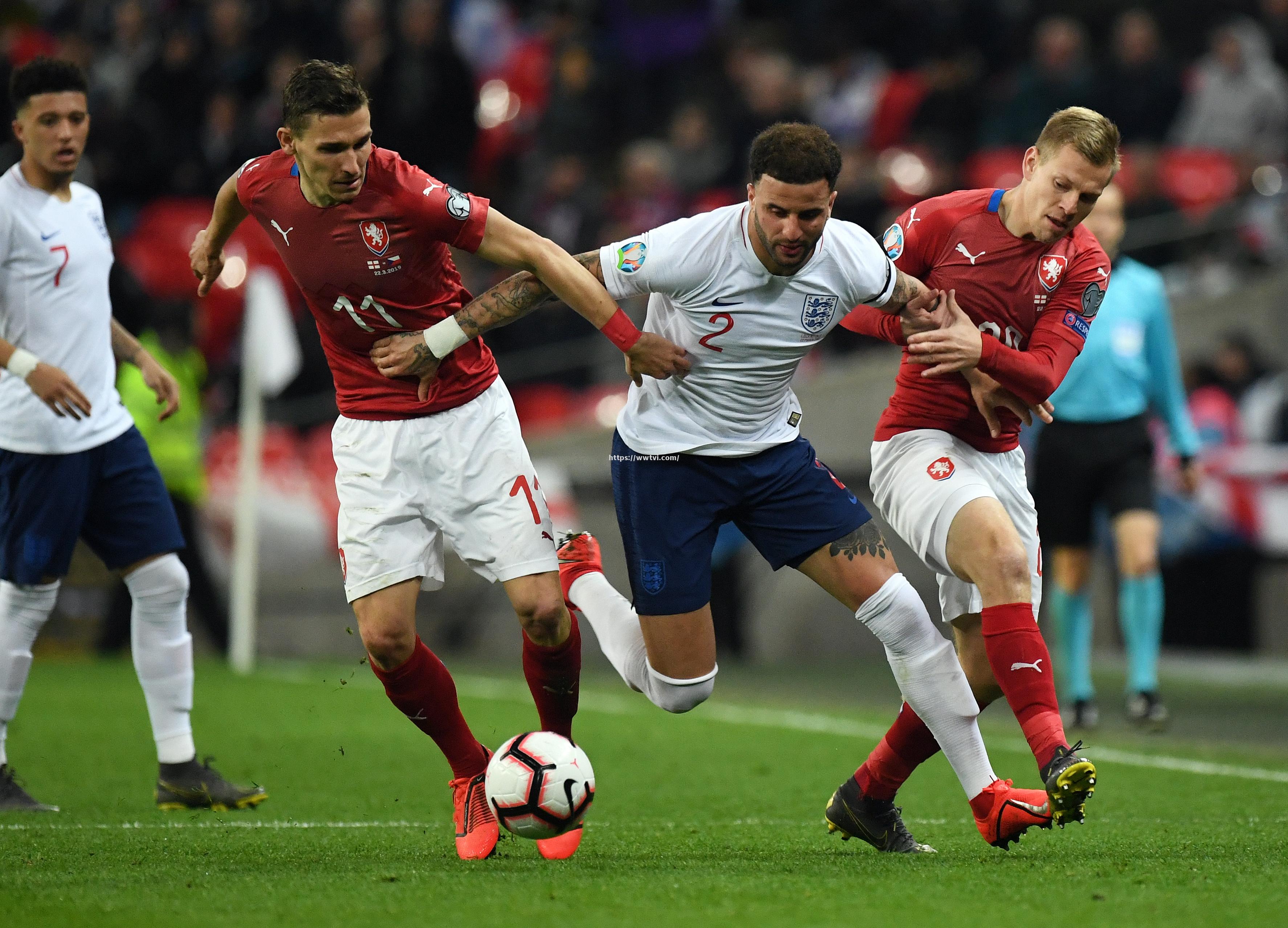 英格兰新晋球员在捷克比赛中取得胜利 英格兰新晋球员在捷克比赛中取得胜利