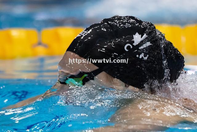 加拿大选手在游泳比赛中创造新纪录 加拿大选手在游泳比赛中创造新纪录