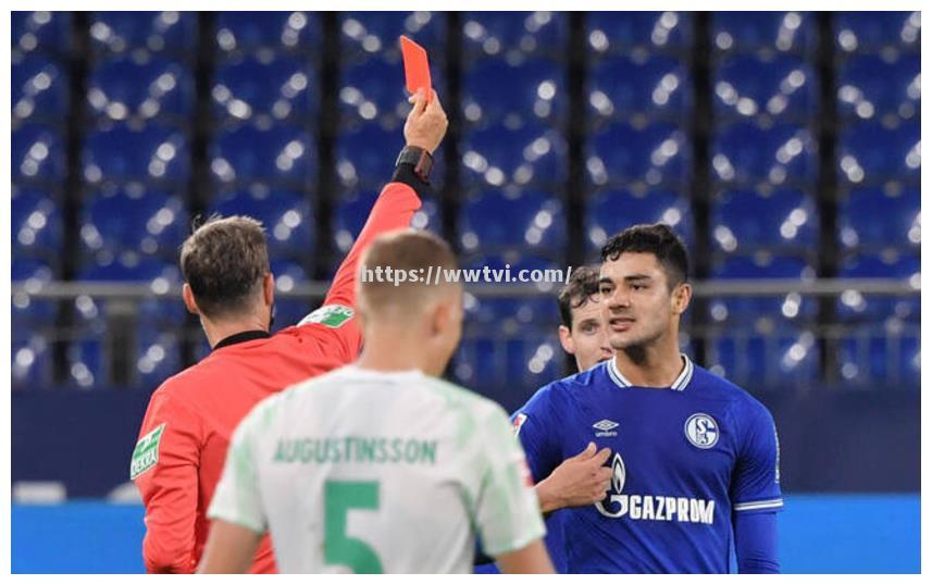 沙尔克04遭遇惨败,球队整体表现不佳 沙尔克04遭遇惨败,球队整体表现不佳