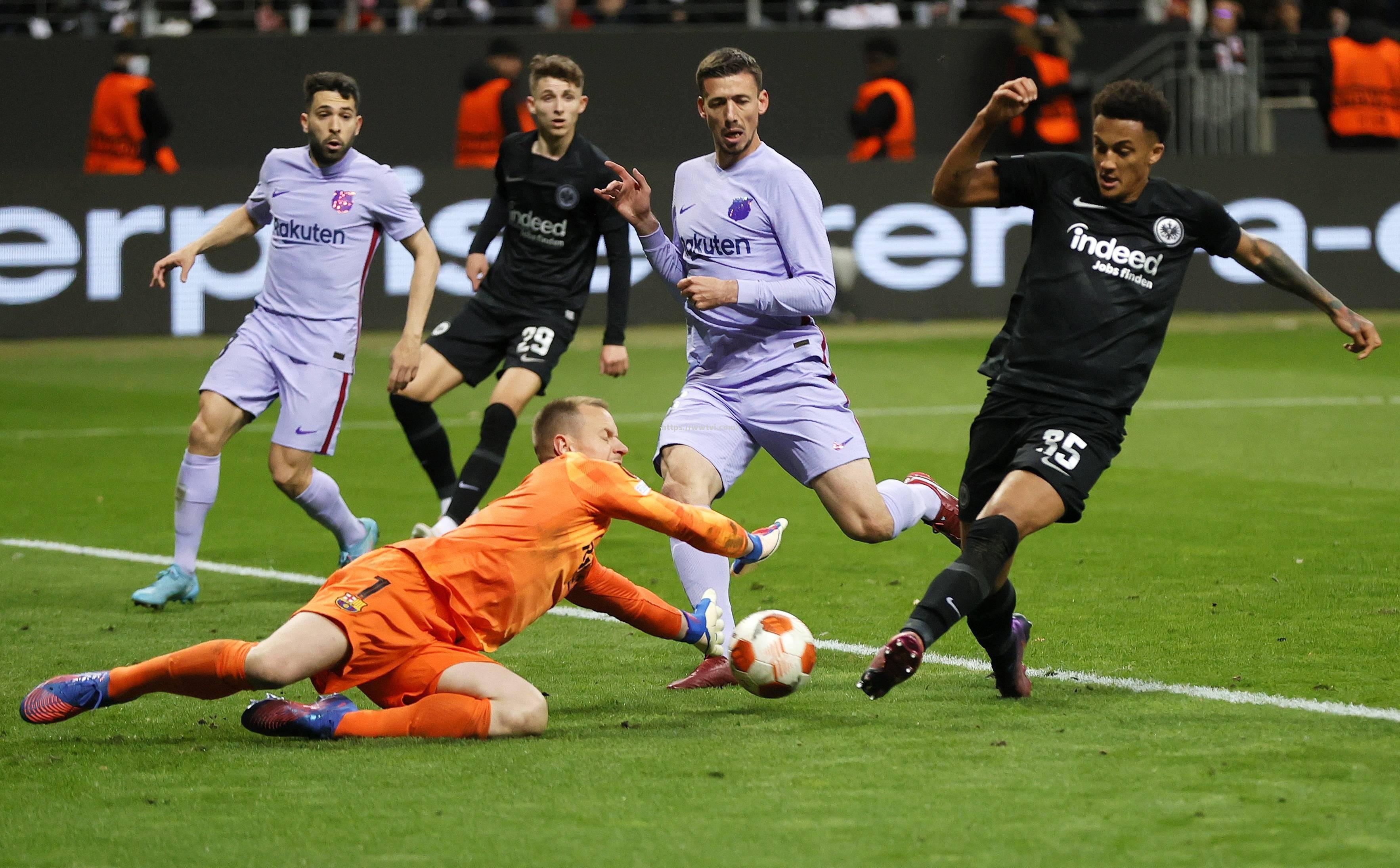 法兰克福战平对手,争冠形势不明 法兰克福战平对手,争冠形势不明