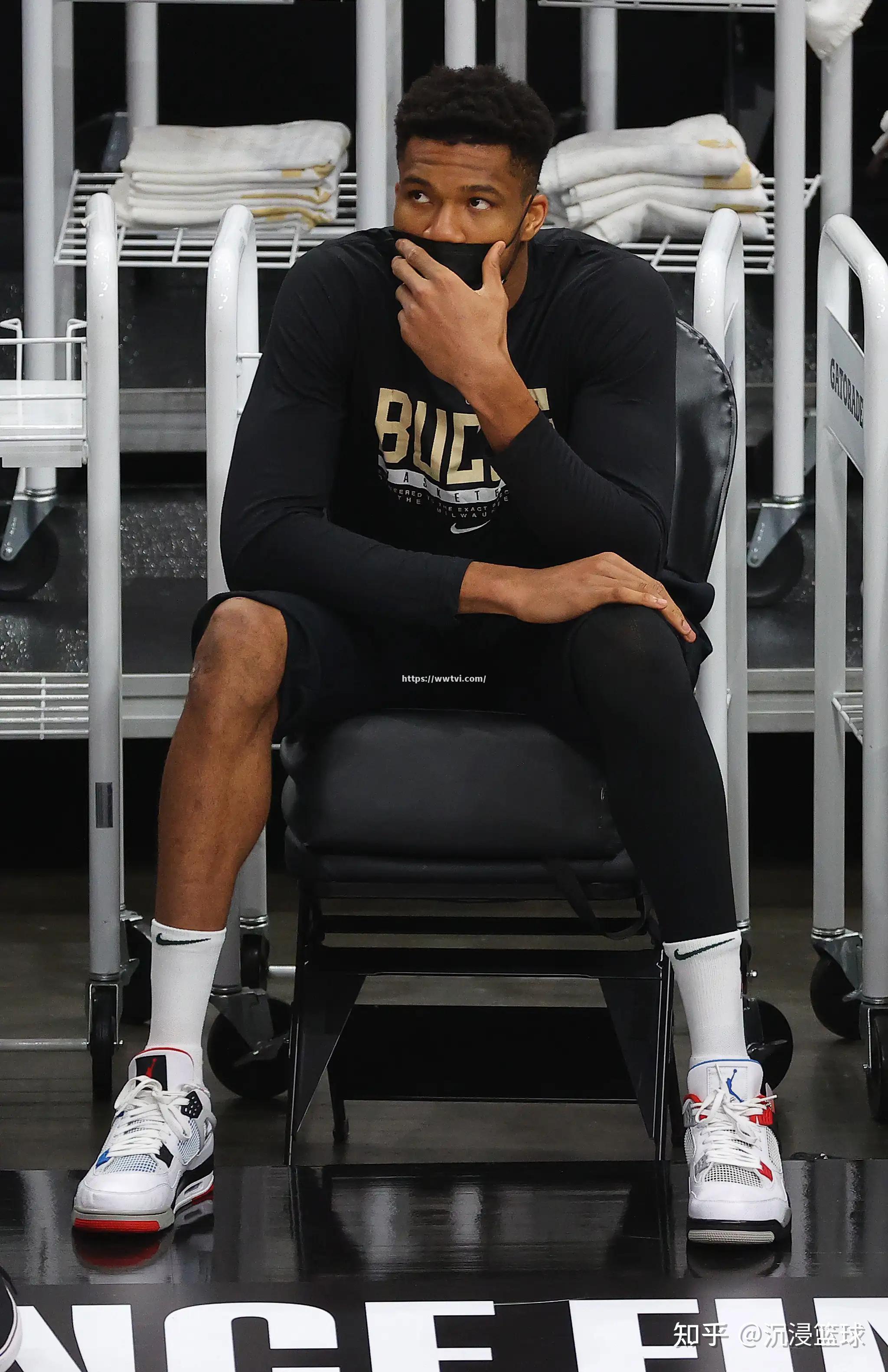 猛龙惨败雄鹿,东部霸主一统天下 猛龙惨败雄鹿,东部霸主一统天下