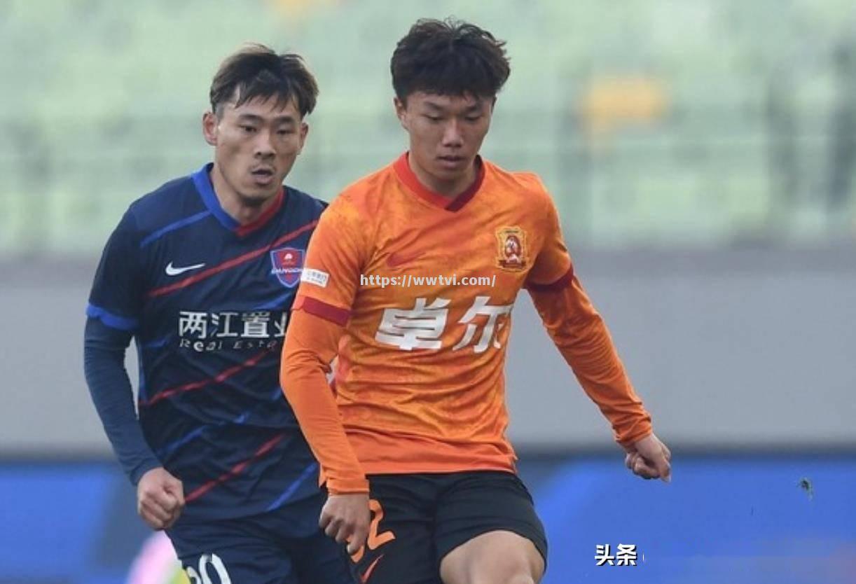 大连人主场不敌武汉卓尔,遗憾失利 大连人主场不敌武汉卓尔,遗憾失利