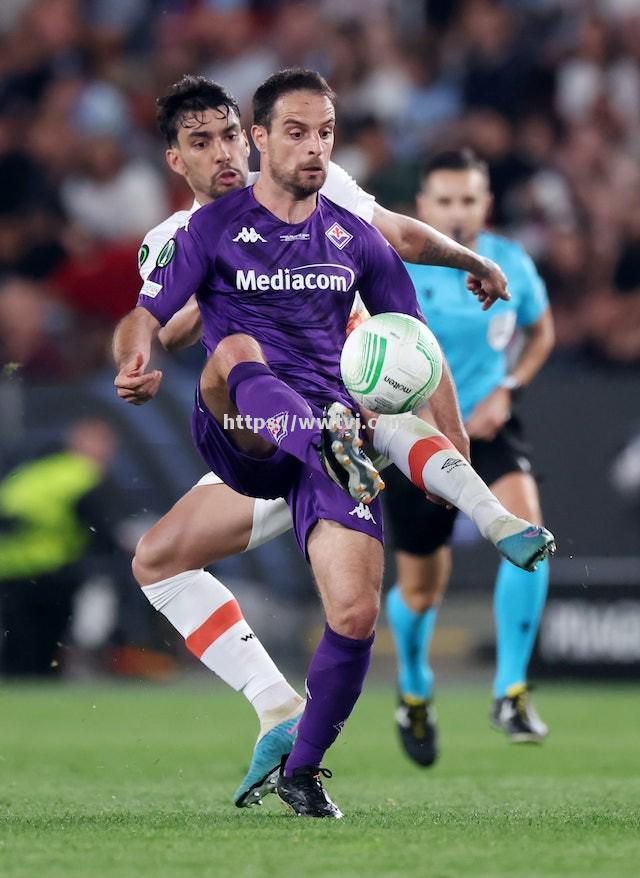 西汉姆联球队连续战胜对手,积分榜稳居第十一 西汉姆联球队连续战胜对手,积分榜稳居第十一