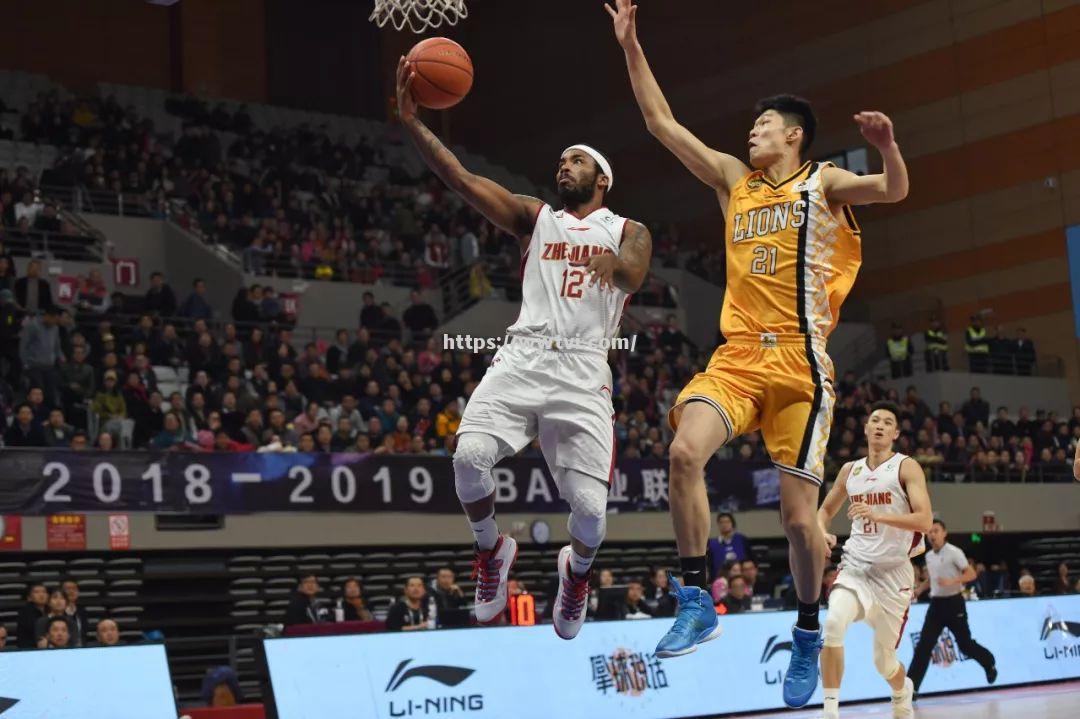 浙江队为球迷带来精彩的比赛表现 浙江队为球迷带来精彩的比赛表现