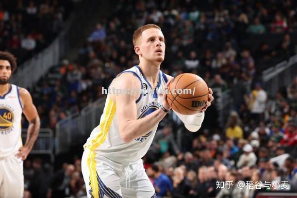 勇士队防守端表现稳定,助球队获胜 勇士队防守端表现稳定,助球队获胜