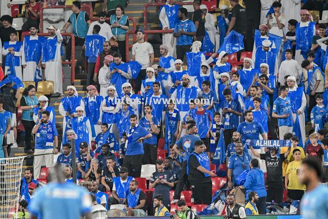 精彩对决引发千万球迷狂热支持 精彩对决引发千万球迷狂热支持