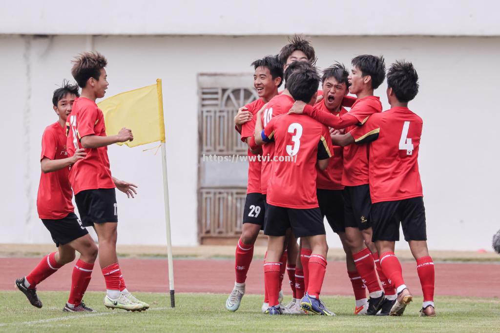 沙尔克青训苗子崭露头角,球队未来可期 沙尔克青训苗子崭露头角,球队未来可期