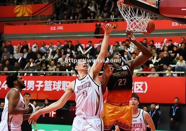 青岛双加时险胜山东,泰达遭遇连败压力加大 青岛双加时险胜山东,泰达遭遇连败压力加大