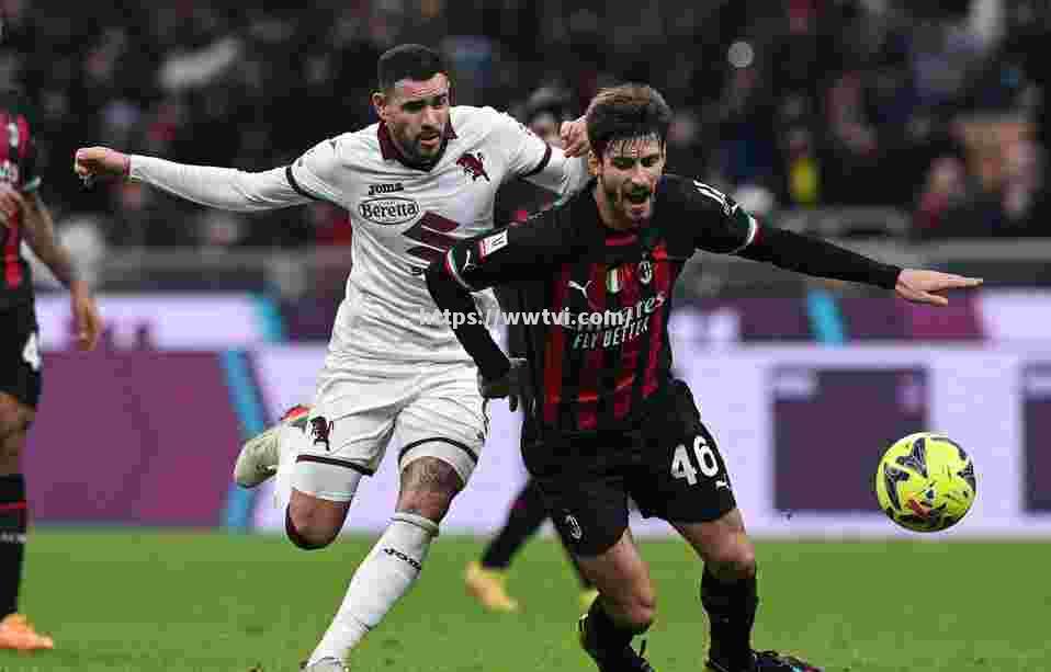 那不勒斯客场逆转取胜,突破中游困境 那不勒斯客场逆转取胜,突破中游困境