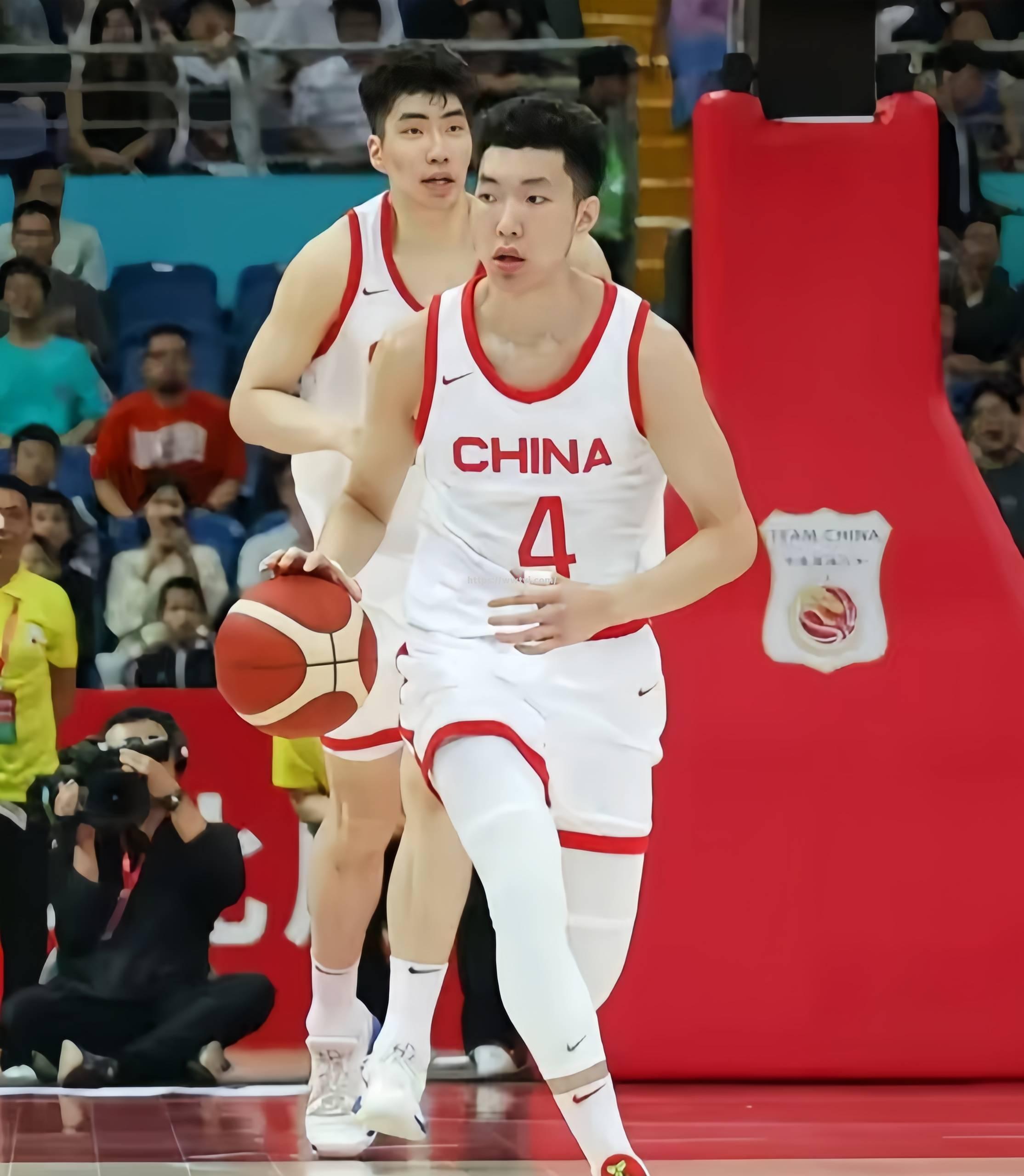 年轻球员脱颖而出,展现潜力 年轻球员脱颖而出,展现潜力