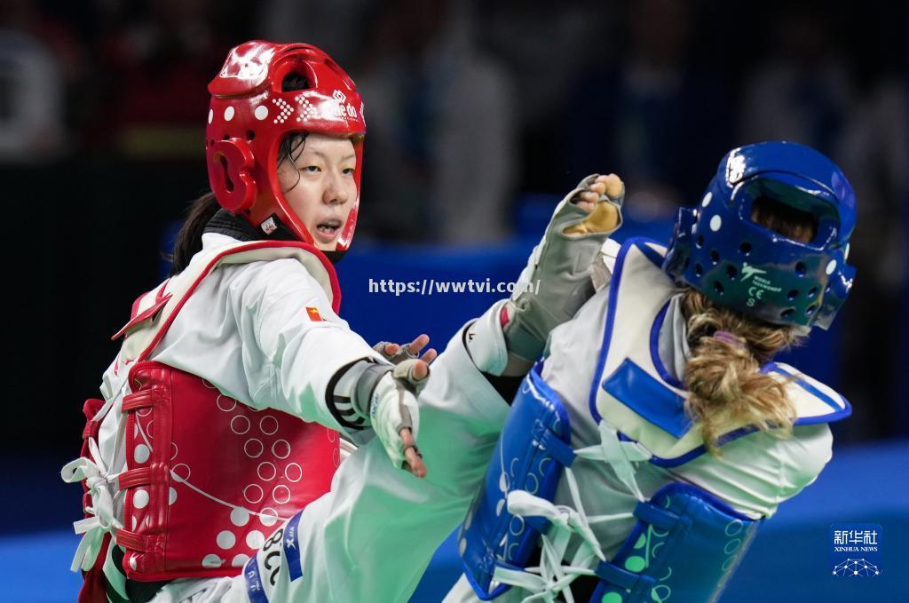 摔跤选手力争金牌土耳其选手获胜 摔跤选手力争金牌土耳其选手获胜