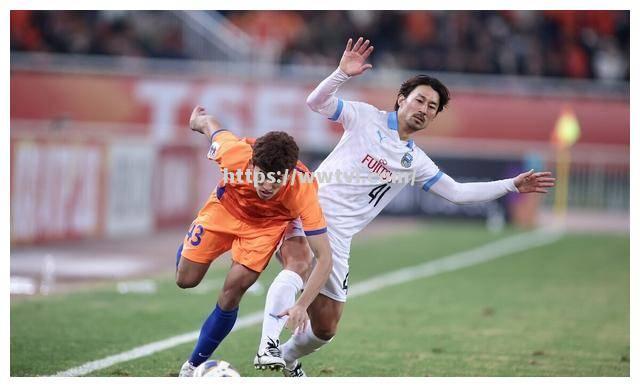 热血比拼!球员们怀揣梦想逐鹿亚冠舞台 热血比拼!球员们怀揣梦想逐鹿亚冠舞台