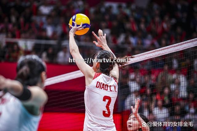 体育比赛中,女球员们努力拼搏,全力以赴 体育比赛中,女球员们努力拼搏,全力以赴