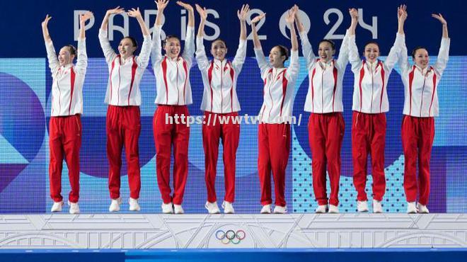 日本花样游泳队取得冠军,赢得观众喝彩! 日本花样游泳队取得冠军,赢得观众喝彩!