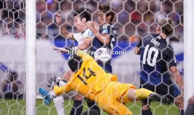 世界杯瞩目:冠军之争愈发激烈 世界杯瞩目:冠军之争愈发激烈