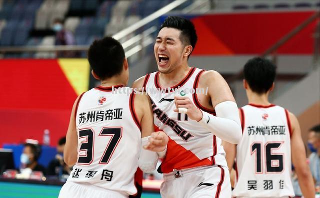 江苏男篮全力以赴,抗衡对手决胜局 江苏男篮全力以赴,抗衡对手决胜局