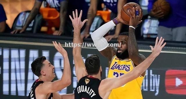 NBA季后赛发展激烈,精彩看点不断 NBA季后赛发展激烈,精彩看点不断