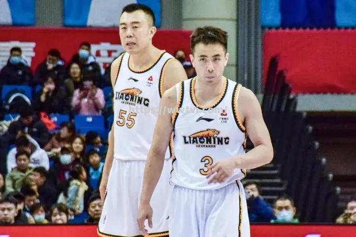 青岛黄海主场失利,连败态势难止 青岛黄海主场失利,连败态势难止