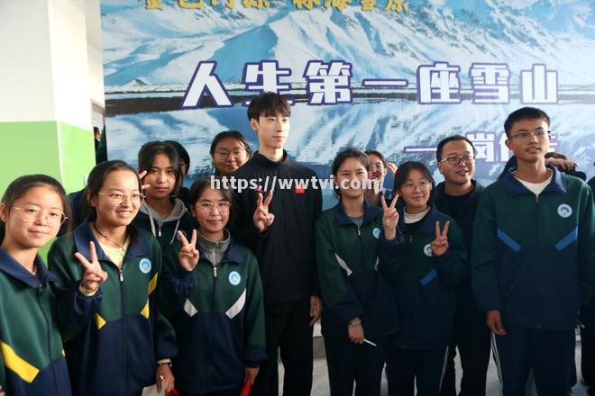 青海队奋力拼搏,向冠军进发 青海队奋力拼搏,向冠军进发