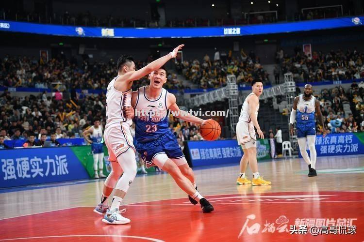 新疆男篮客场逆转南京队,夺得关键胜利 新疆男篮客场逆转南京队,夺得关键胜利