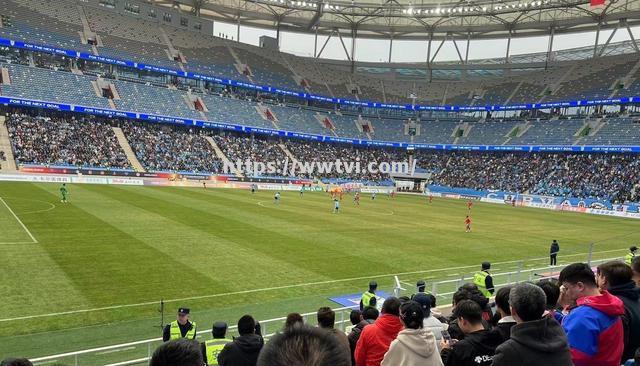 北京国安主场胜大连海象队,登顶积分榜 北京国安主场胜大连海象队,登顶积分榜