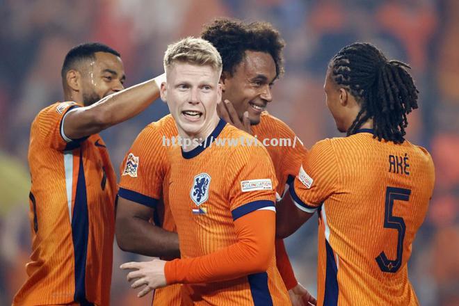 曼联主帅遭遇解聘危机,球队状态低迷 曼联主帅遭遇解聘危机,球队状态低迷