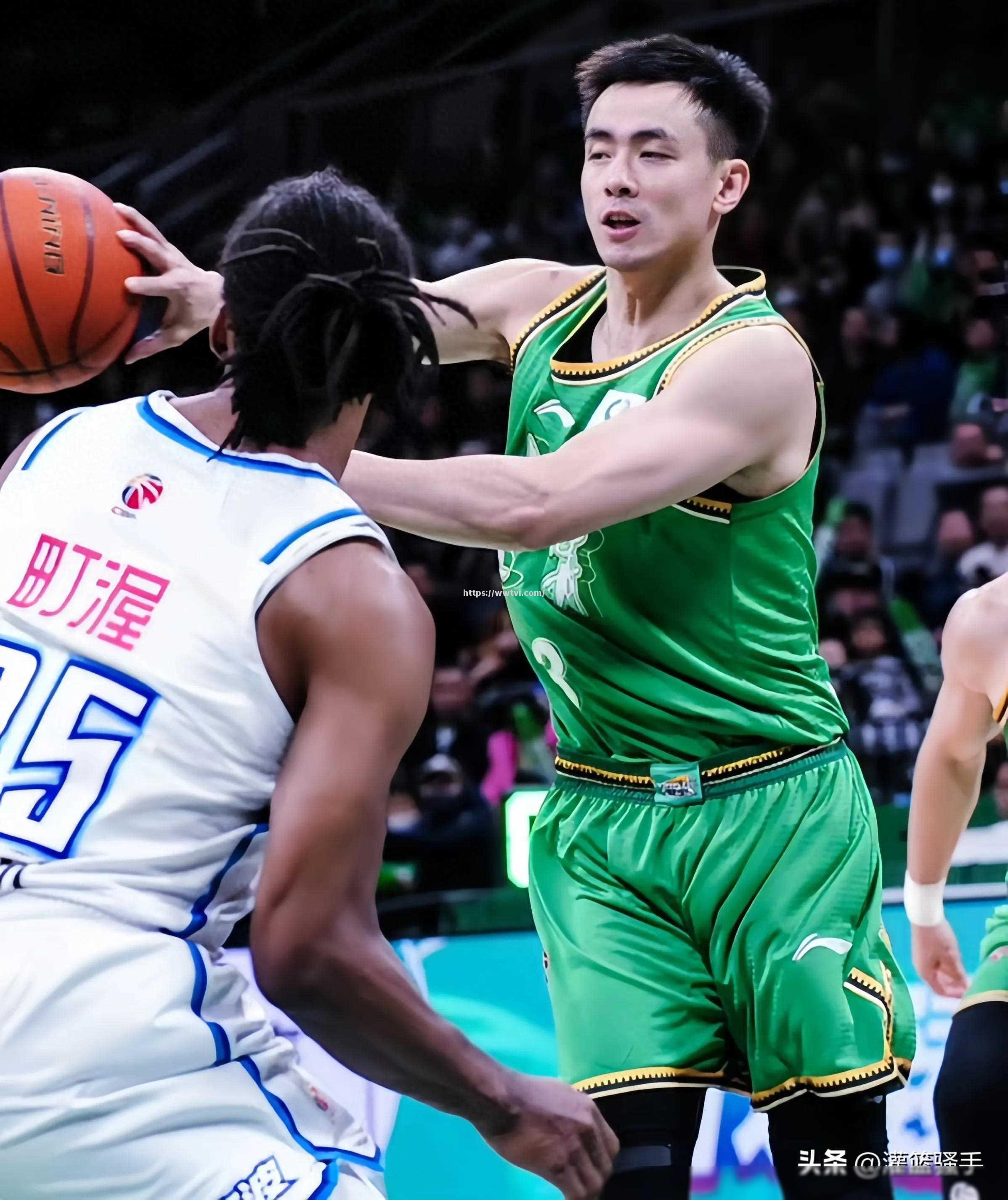 球员状态神勇,助力球队斩获三连胜 球员状态神勇,助力球队斩获三连胜