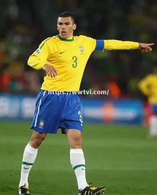 南美足坛传奇领衔功勋先驱 南美足坛传奇领衔功勋先驱