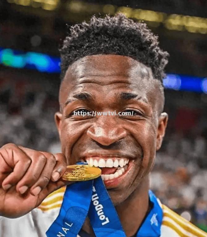 实至名归!冠军在努力中诞生 实至名归!冠军在努力中诞生